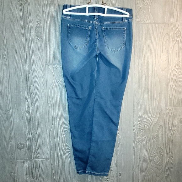 YMI Girl Stright Legged Jeans- 8 - Picture 5 of 5